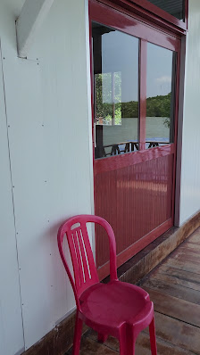 Ảnh chờ bản quyền — NHÀ NGHỈ VEN SÔNG (FLOATING HOUSE)