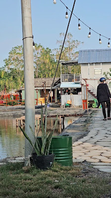 Ảnh Google Maps, chưa xin phép bản quyền Ảnh chờ bản quyền — SAY Camp Forest