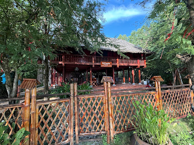 Ảnh chờ bản quyền — Ngoài trung tâm