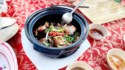 Ảnh chờ bản quyền — Quán ăn bè nổi Hiếu Hạnh