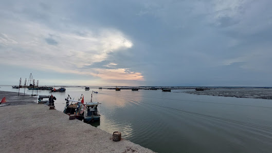 Ảnh chờ bản quyền — BẾN CẬP TÀU ĐỒNG HÒA